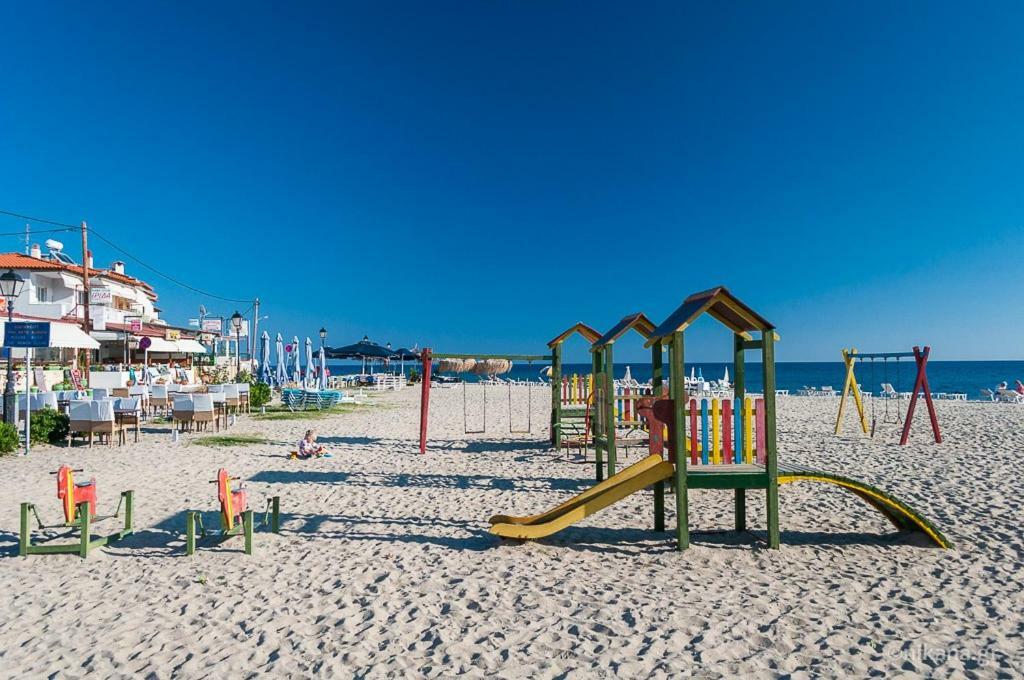 Comfortable Apartment Near The Central Beach Nea Skioni Exterior photo
