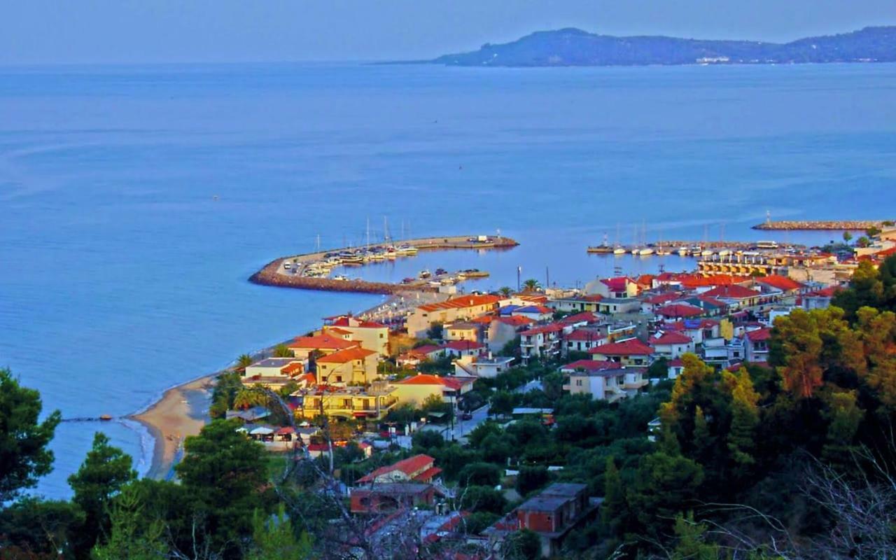 Comfortable Apartment Near The Central Beach Nea Skioni Exterior photo